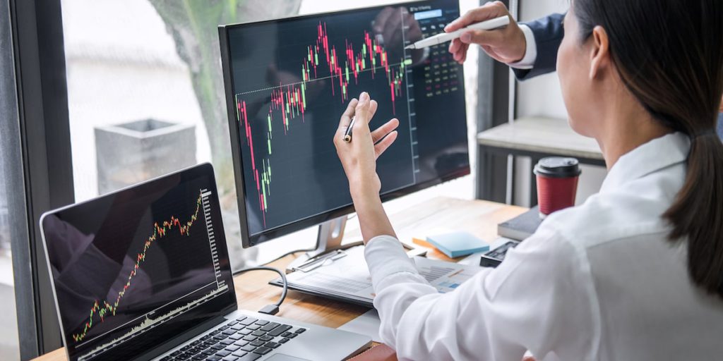 Is Python A Good Language To Learn? [Complete Guide]